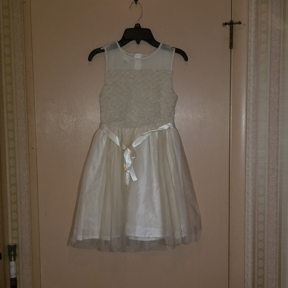 Girl's dress